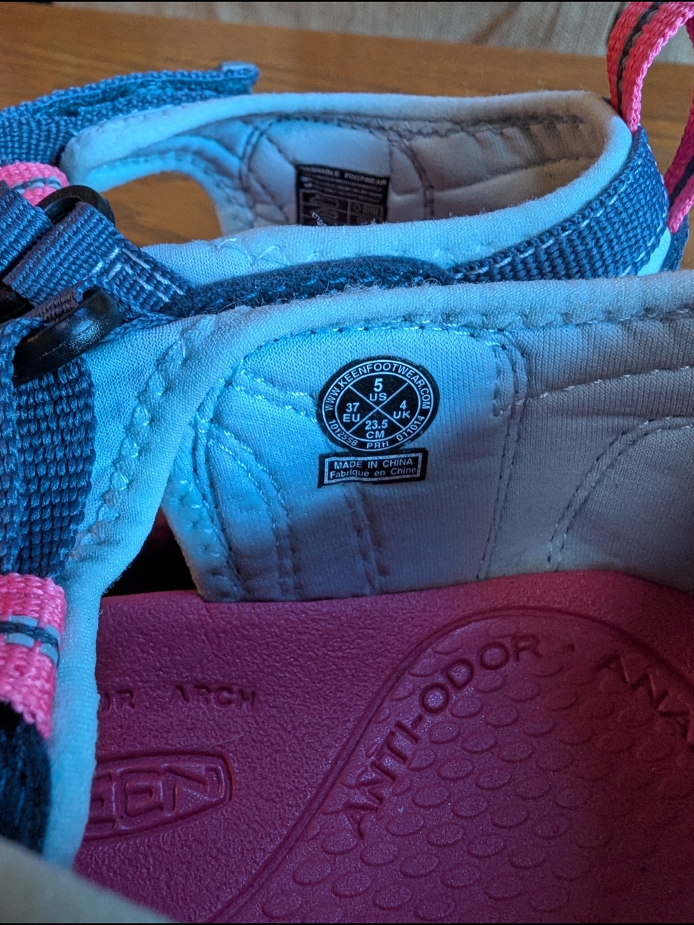 KEEN Big Kids Seacamp II CNX Teal and Pink Closed-Toe Sandals 5 - Picture 3 of 6